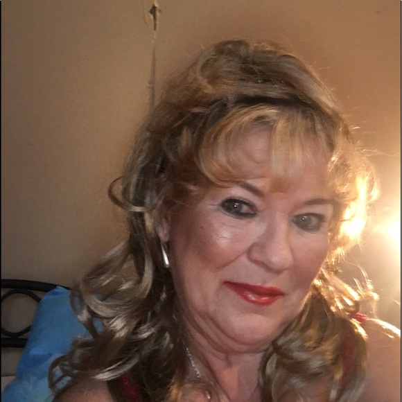 Meet your Posher, Sharri - Picture 1 of 2